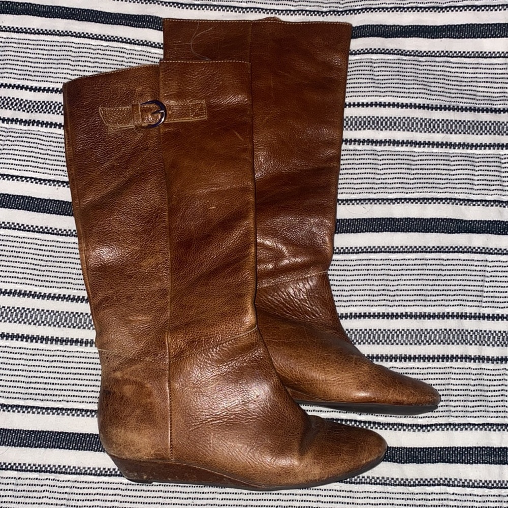 Boots - Picture 4 of 5